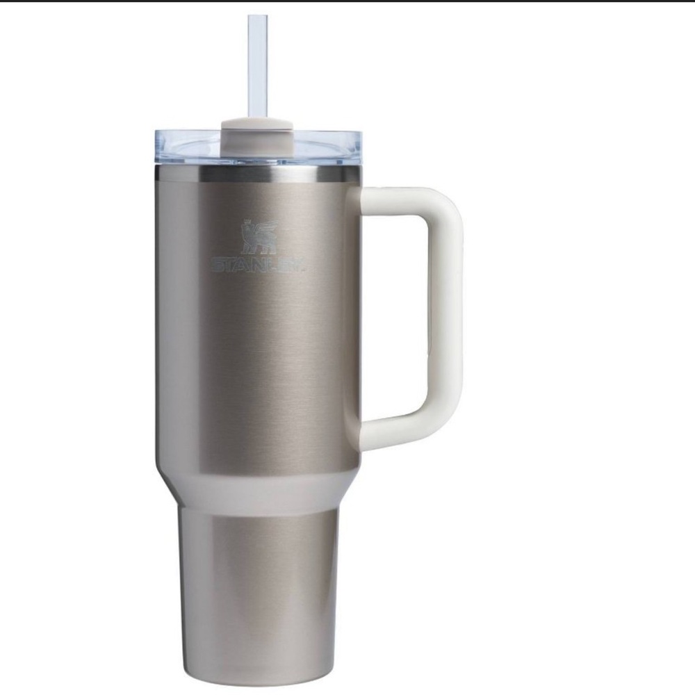 40-ounce Stanley & e.l.f. Quencher H2.0 FlowState Tumbler - honey talks